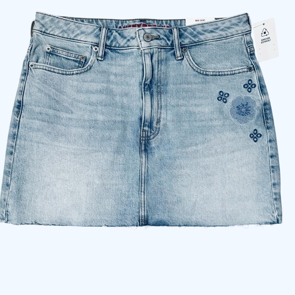 NWT New LUCKY BRAND Mini Denim Skirt With Embroidered Detail Size 10 - Picture 3 of 12